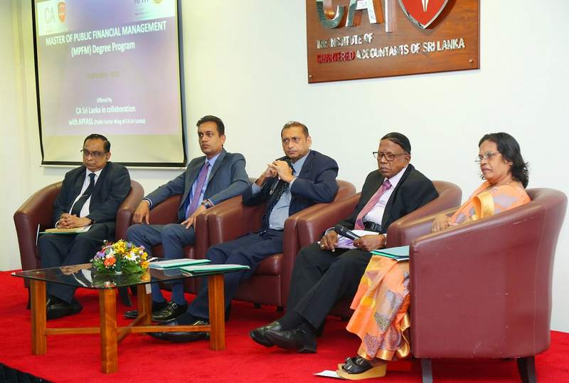 Panel discussion featuring Prof. Chandana Udawatte, Mr. Heshana Kuruppu, Mr. V. Kanagasabapathy, Senior Prof. Lalitha Fernando of the University of Sri Jayewardenepura, and Senior Prof. Kennedy Gunawardena of the University of Sri Jayewardenepura.