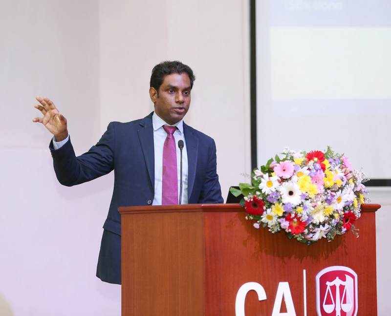 Mr. Udeeshan Jonas, Chief Strategist of Capital Alliance Limited delivering the keynote